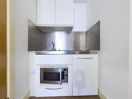 Studio to rent - Photo 3