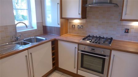 2 bedroom apartment to rent - Photo 2