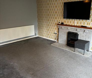 2 bedroom semi-detached bungalow to rent - Photo 3