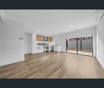 35 Tucholsky Drive, Kalkallo, Vic 3064 - Photo 2