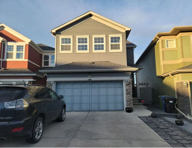 3 Bed+Den, 2.5 Bath on 2 Storey House — 3 Bedrooms+ Den Main Floor - Photo 1