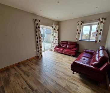 2 bedroom barn conversion to rent - Photo 1