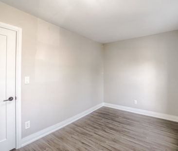 For Lease - 133 Lottridge Street, Hamilton, Ontario - Photo 4