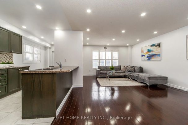 Detached Home For Lease | E9239530 - Photo 1