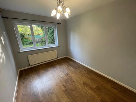 3 bedroom detached bungalow to rent - Photo 2