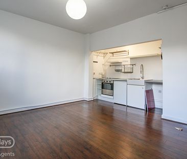1 bedroom Apartment for rent - Photo 2