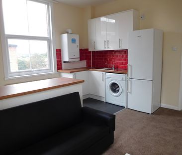 2 Bedroom Apartment To Rent in Nottingham - Photo 2