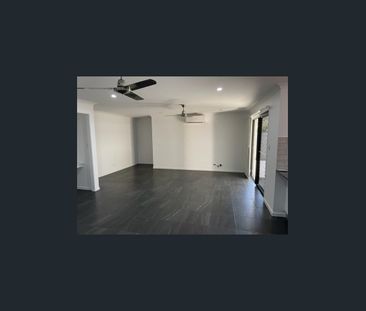 68 Hughes Road, Urangan – Spacious Family Home in Prime Location - Photo 1