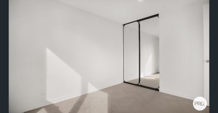 Quality one bedroom with separate study - Photo 3