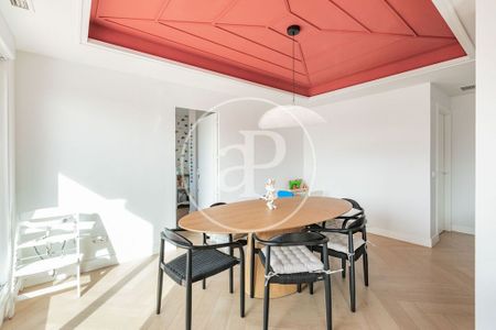 3 bedroom luxury penthouse for rent in Madrid, Spain - Photo 2