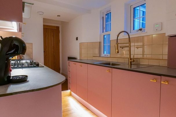 Norfolk Square, BRIGHTON - Photo 1