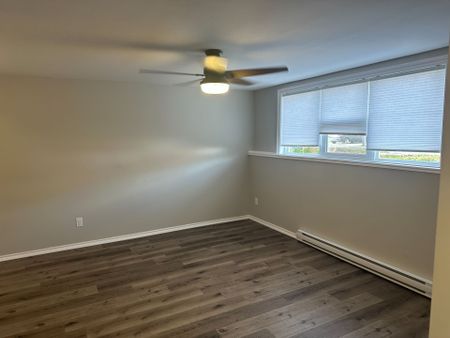 For Lease - 13 Inverness Street, Stratford, Ontario - Photo 4