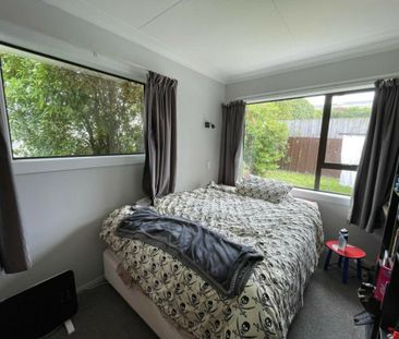 Elevated and sunny home in a great location - Photo 4