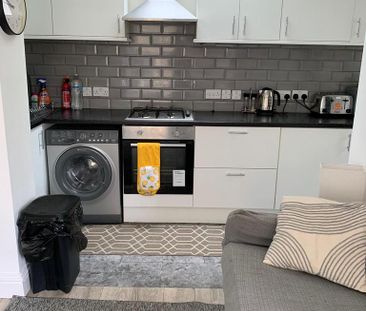 3 bedroom terraced house to rent - Photo 4