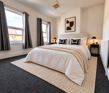 3 Bed Terraced House, Belmont Road, RG30 - Photo 3
