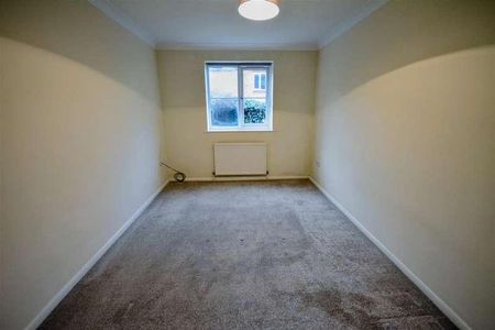 Yeomanry Close, Epsom, KT17 - Photo 2