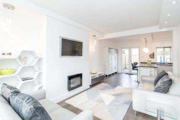 42 Riversdale Crescent - Photo 1