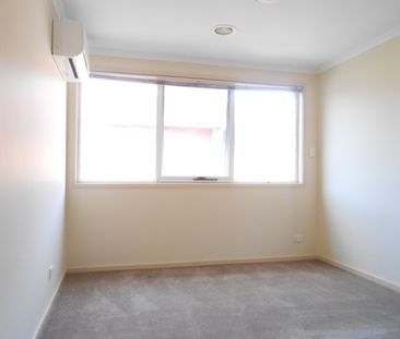 32 Mary Street, Clayton VIC 3168 - Townhouse For Rent | Domain - Photo 4