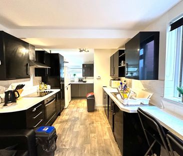 Room in a Shared House, Cromwell Road, SO15 - Photo 1