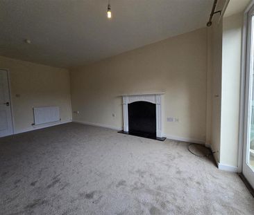 2 bedroom end of terrace house to rent - Photo 1