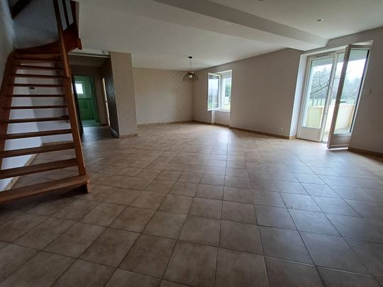 Location Maison 5 pièces 137m² - Photo 1