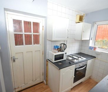 3 bedroom semi-detached house to rent - Photo 5
