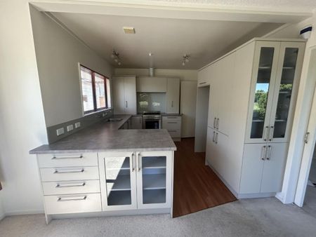 Sunny, Low-Maintenance Home in a Prime Tahunanui Location - Photo 5