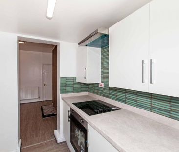 2 bedroom end of terrace house to rent - Photo 6