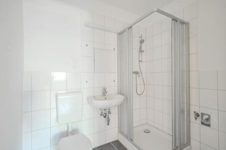 Treppensteigen lohnt sich, renovierte Wohnung ab sofort! - Photo 3