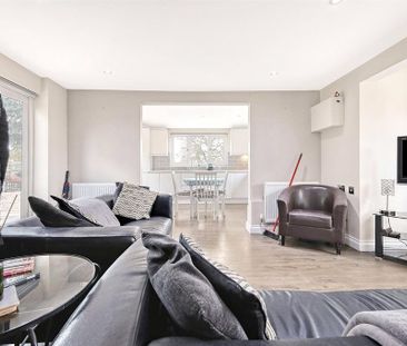 3 bedroom detached house to rent - Photo 3