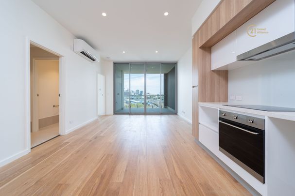 Apartment with City Views @ $780 Per Week - Photo 1