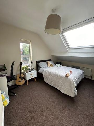 2 Broomfield View, Leeds, LS6 3DH - Photo 2
