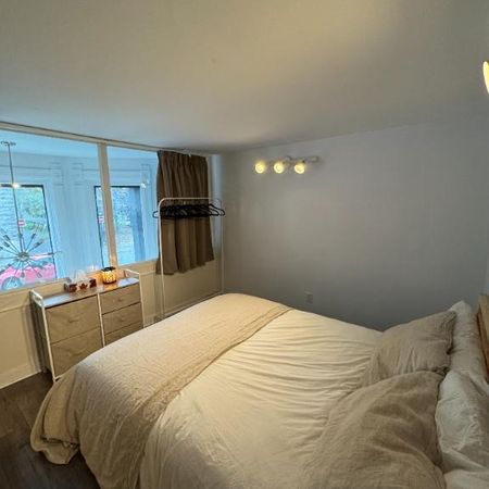 Charmant 4½ sur 3 étages – Plateau Mont-Royal - Photo 4