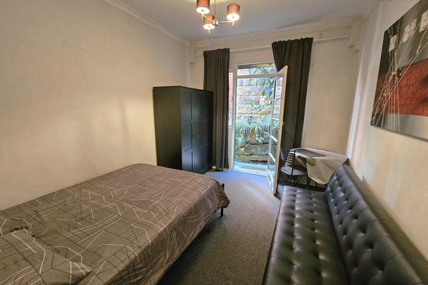 PLEASE CONTACT ISABELLE ON 0413 772 323 TO ARRANGE INSPECTION CONVENIENT & AFFORDABLE LIVING CLOSE TO KIRRIBILLI & NORTH SYDNEY - Photo 1