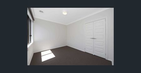 Modern Family Home - Photo 2