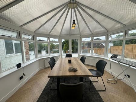 1 bedroom in a house share to rent - Photo 2