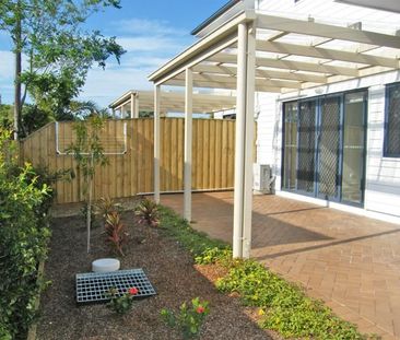 TIDY TOWNHOUSE IN THE HEART OF CHERMSIDE - Photo 4