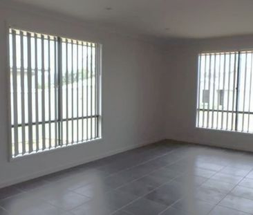 4 Bedroom Home Westdale - Photo 4