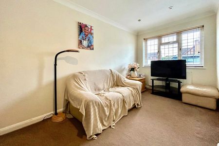 Pevensey Way, Frimley, Camberley, Surrey, GU16 - Photo 3