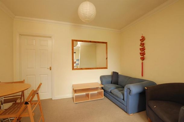 3 bedroom flat to rent - Photo 1