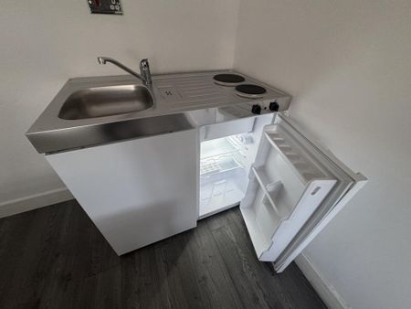 Studio to rent - Photo 5