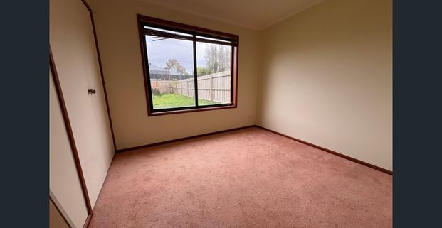 21 Sainsbury Avenue, Hillside, Vic 3037 - Photo 1