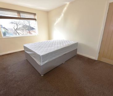 3 bedroom House in Burley Road, Leeds - Photo 6