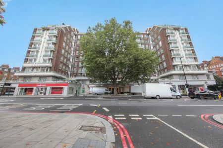 3 bedroom flat in Gloucester Place - Photo 3