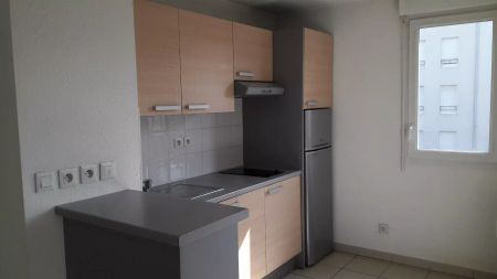 location Appartement T3 DE 66.39m² À ST PRIEST - Photo 4