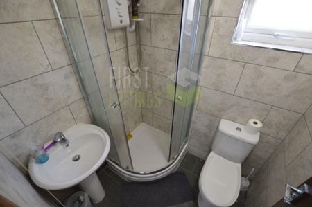 4 bedroom terraced house to rent - Photo 5