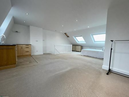 Studio to rent - Photo 2