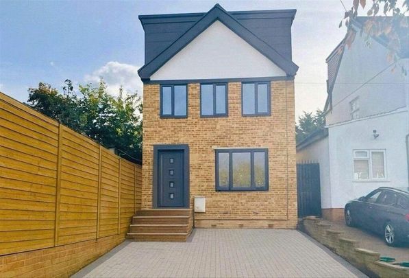 Torrington Gardens, Bounds Green, N11 - Photo 1