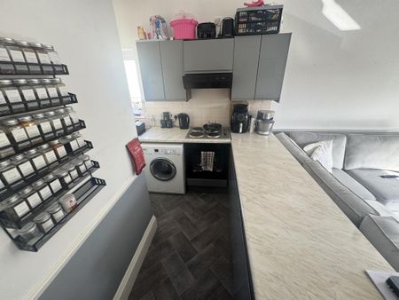 1 bedroom flat to rent - Photo 5