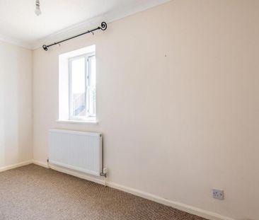 2 bedroom end of terrace house to rent - Photo 2